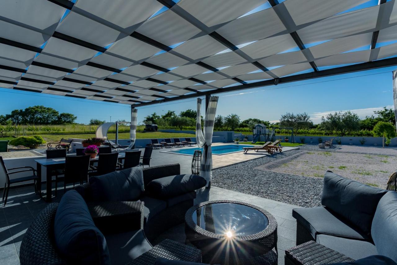 Villa Perini Dvori Donji Zemunik Bagian luar foto